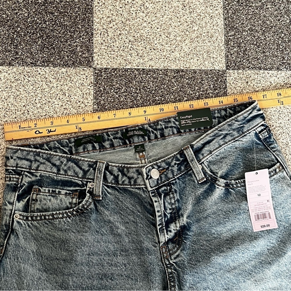 NWT Wild Fable Light Wash Low Rise Bootcut Raw Hem Jeans Size 10 - Picture 10 of 14